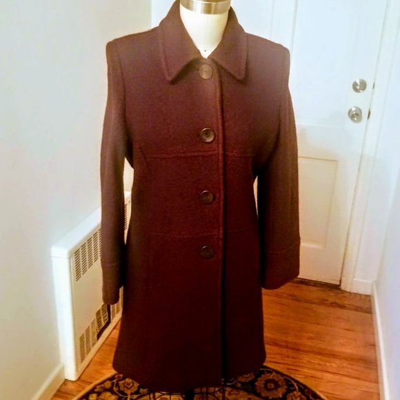 EUCLiz Claiborne100% WoolStunningChocolate Coat4 ButtonsSize 12